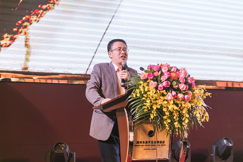 WEI17538-.jpg
